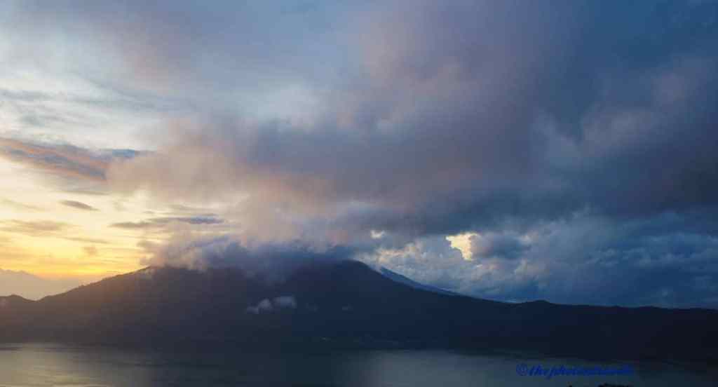 My travel stories : Sunrise from Mount Batur